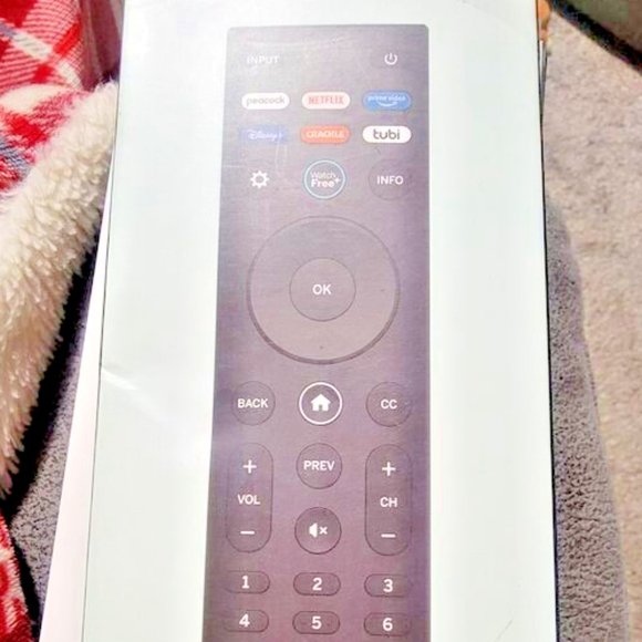 Vizio XRT140R Universal Smart Cast TV remote - Works with all VIZIO TV models in - Picture 1 of 2